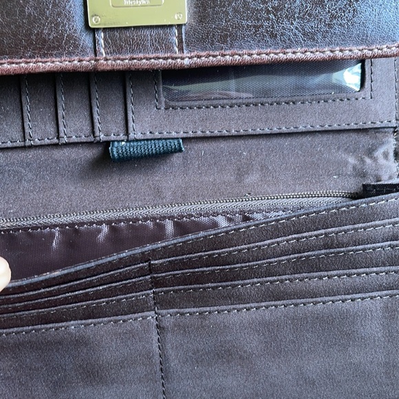 Liz Claiborne wallet - Picture 4 of 6